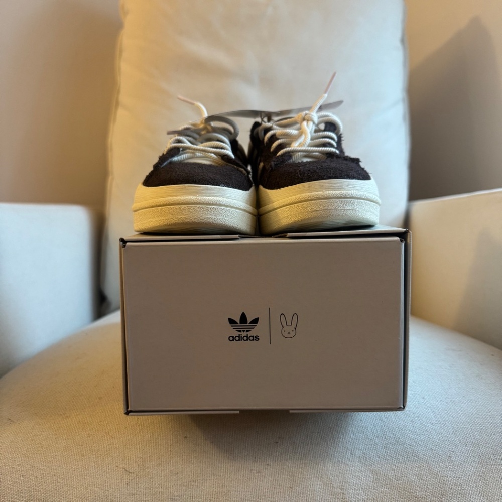 KIDS BAD BUNNY CAMPUS DEEP BROWN × 1 - Picture 2 of 6